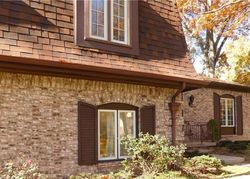 Pre-foreclosure in  SNOWDEN DR Toledo, OH 43623