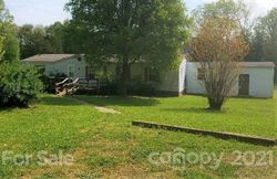 Pre-foreclosure in  FALCONVIEW RD Lincolnton, NC 28092