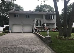  W Willow St, Brentwood NY