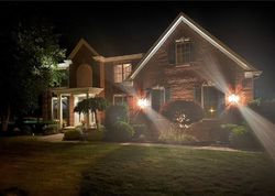 Pre-foreclosure in  SHAMROCK CT Hamburg, NY 14075