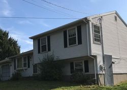 Pre-foreclosure Listing in ROBERTSON RD HAMDEN, CT 06518