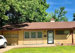 Pre-foreclosure Listing in RICHMOND AVE KANSAS CITY, MO 64134