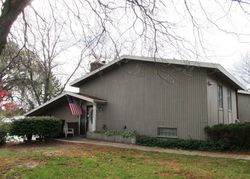 Pre-foreclosure in  WALNUT HILLS DR SE Grand Rapids, MI 49512