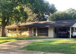 Pre-foreclosure Listing in PLANTATION DR ALEXANDRIA, LA 71301