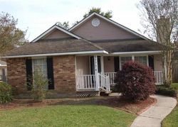 Pre-foreclosure in  NINE OAKS AVE Baton Rouge, LA 70817