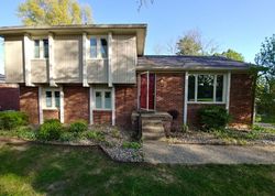 Pre-foreclosure in  SPRINGBARK DR Louisville, KY 40241
