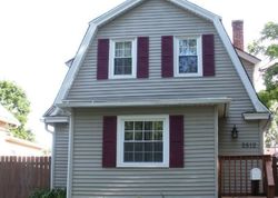 Pre-foreclosure in  19TH AVE Moline, IL 61265