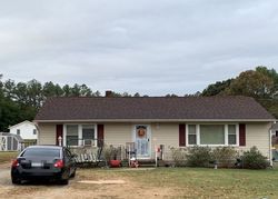 Pre-foreclosure Listing in STERLING RD PETERSBURG, VA 23803