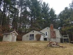 Pre-foreclosure Listing in OLD FARM RD BELCHERTOWN, MA 01007