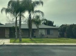 Pre-foreclosure in  W NORTH WAY Dinuba, CA 93618