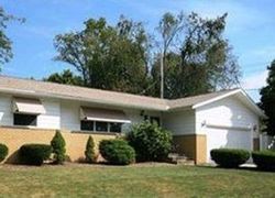 Pre-foreclosure in  GRAYLING DR Akron, OH 44333