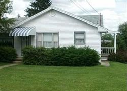 Pre-foreclosure Listing in S LEE AVE NEW CASTLE, PA 16101