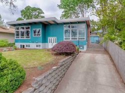 Pre-foreclosure Listing in EOLA DR NW SALEM, OR 97304