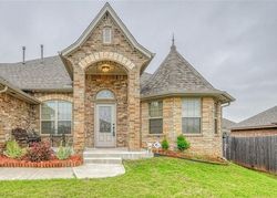 Pre-foreclosure Listing in SUMMIT CREST LN NORMAN, OK 73071