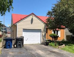 Pre-foreclosure in  ALLENDALE DR Toledo, OH 43611