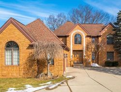 Pre-foreclosure in  WILLIAMS LAKE RD Waterford, MI 48329