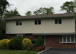  Pawnee Dr, Commack NY