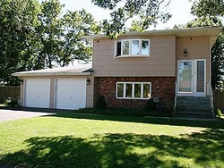 Pre-foreclosure in  MURIEL ST Holbrook, NY 11741