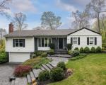  Hennessey Dr, Huntington NY