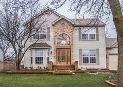 Peartree Dr, Lake In The Hills IL