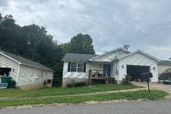 Pre-foreclosure in  ANDRA DR Radcliff, KY 40160