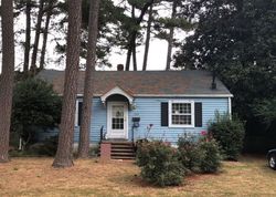 Pre-foreclosure in  FORT HILL DR Richmond, VA 23226