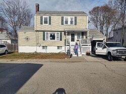 Pre-foreclosure Listing in H ST HULL, MA 02045
