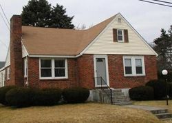 Pre-foreclosure Listing in VERMONT AVE DRACUT, MA 01826