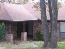 Pre-foreclosure Listing in LAKEVIEW DR AZLE, TX 76020