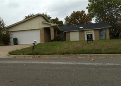 Pre-foreclosure in  W EMBERCREST DR Arlington, TX 76017