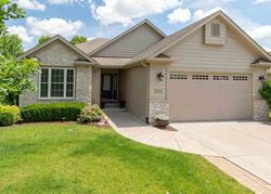 Pre-foreclosure in  E KINGSTON CIR Bettendorf, IA 52722