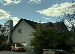 Pre-foreclosure in  SPYGLASS CT East Stroudsburg, PA 18302