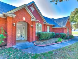 Pre-foreclosure Listing in HIDDEN VALLEY LN CHOCTAW, OK 73020