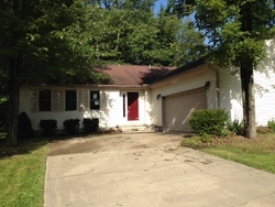 Pre-foreclosure in  DAFFODIL DR Howard, OH 43028