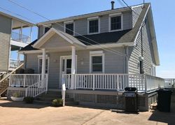 Pre-foreclosure in  COSEY BEACH AVE East Haven, CT 06512