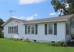 Pre-foreclosure Listing in JACK GIBSON LN MC DAVID, FL 32568