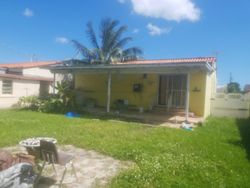 Pre-foreclosure in  NW 19TH ST Miami, FL 33125