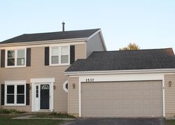 Pre-foreclosure in  HOLLYTREE LN Crystal Lake, IL 60014