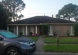 Pre-foreclosure in  YELLOWSTONE ST Kenner, LA 70065