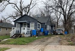 Pre-foreclosure in  LINCOLN AVE Des Moines, IA 50314