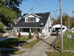 Pre-foreclosure in  E 4TH ST Ottumwa, IA 52501