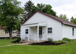 Pre-foreclosure in  S MANHATTAN AVE Muncie, IN 47302