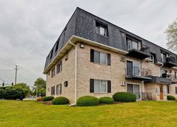 Pre-foreclosure in  N BALDWIN CT UNIT 1D Palatine, IL 60074