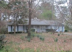 Pre-foreclosure in  CHASEWAY CIR Powder Springs, GA 30127
