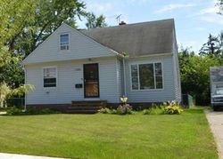 Pre-foreclosure in  E PARK DR Cleveland, OH 44119