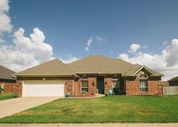 Pre-foreclosure in  HERITAGE FARM DR Benton, AR 72015