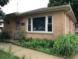Pre-foreclosure Listing in W HIGH ST RACINE, WI 53404