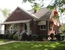 Pre-foreclosure in  ADELAIDE DR Toledo, OH 43613