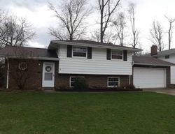  Hampton Dr, North Olmsted OH