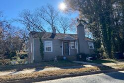 Pre-foreclosure Listing in W SHARPE ST STATESVILLE, NC 28677